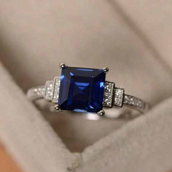 WEDDING ENGAGEMENT RINGS - Picture 2 of 4